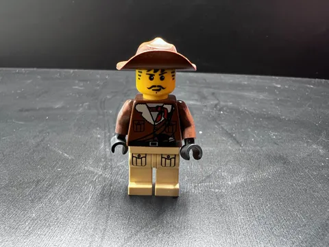 LEGO Adventurers Orient - Johnny Thunder Fur Collar