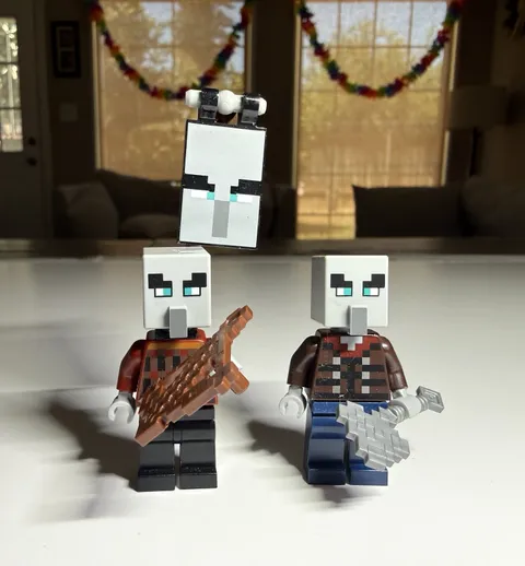 LEGO Minecraft 21160 Illager Raid Pillager & Vindicator Minifigures Mini Figures