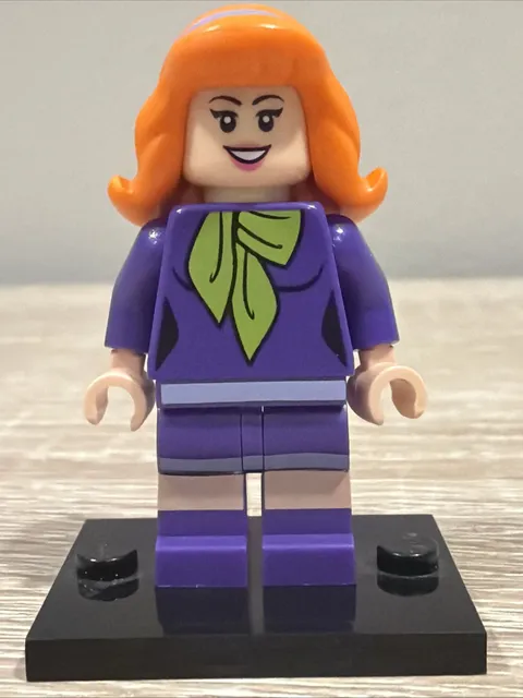 LEGO Scooby-Doo Daphne Blake Minifigure 75902 75904