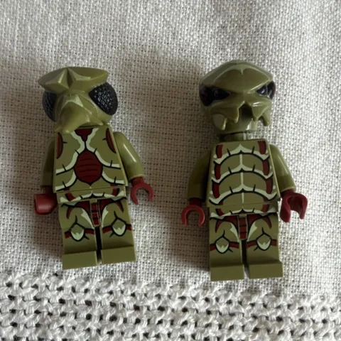 LEGO Galaxy Squad Minifigures (2)
