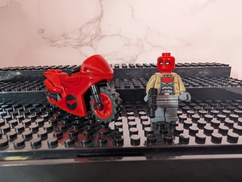 LEGO Red Hood Minifigure w/ Motorcycle - 76055 DC Batman -  Sewer Smash - SH0282