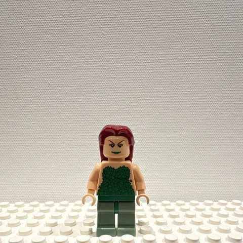 LEGO Batman 2006 - Poison Ivy Minifigure - bat018 - Read Description