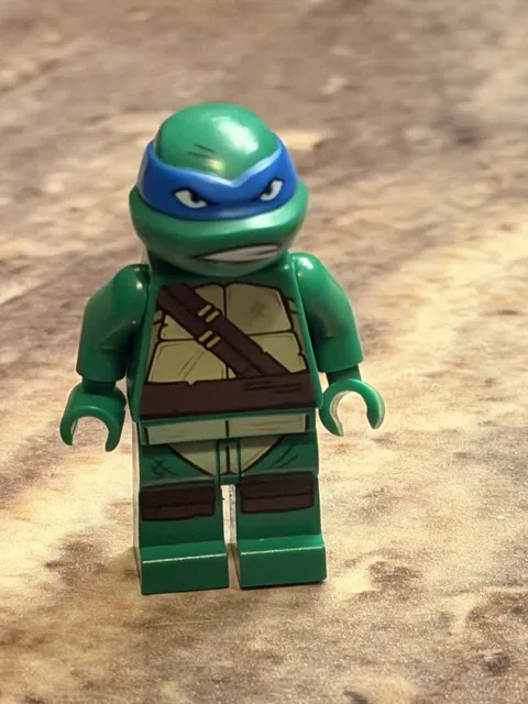 LEGO Ninja Turtles Leonardo, Gritted Teeth, Smudges - tnt024 79118 Used See Desc