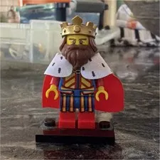 LEGO MINIFIGURES Series 13 King Minifigure w Cape Plastic Fabric Age 5+