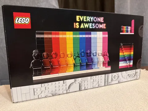 LEGO 40516 Everyone Is Awesome Sealed Retired Pride Rainbow Set New