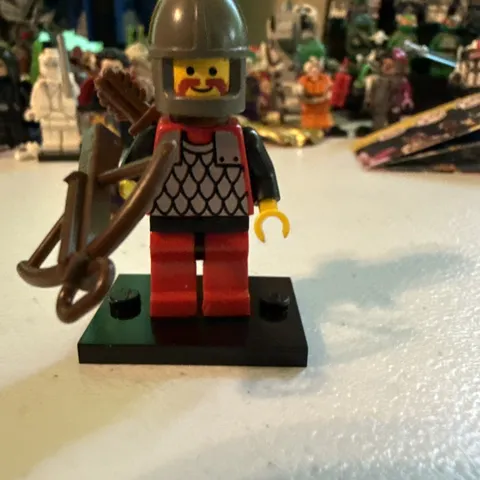Scale Mail - Blue, Red Legs with Black Hips, Dark Gray Chin-Guard, Quiver
