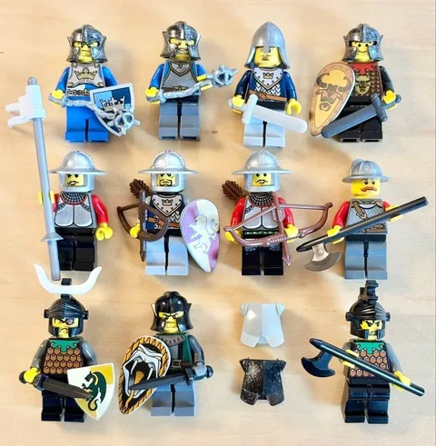 LEGO Minifigure Castle Kingdom Knight Soldier Lot Set Bulk Sale