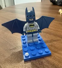 LEGO Batman Minifigure w/ Large Bat Wings/Cape (SH0019)