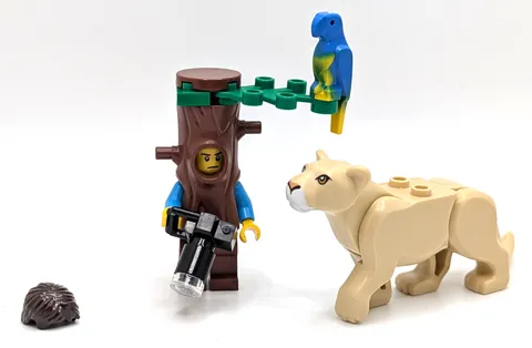 Lego Photographer in Disguise Minifigure Parrot Lioness 60267 Safari Off-Roader