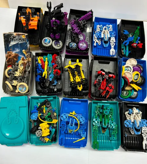 Vintage Lego Technic Bionicle Throwbots Lot of Everything Disks Figures Parts