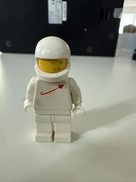 LEGO CLASSIC WHITE SPACEMAN MINIFIGURE astronaut Space Without Air Tanks