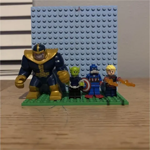 LEGO Marvel Minifigure Lot of 4