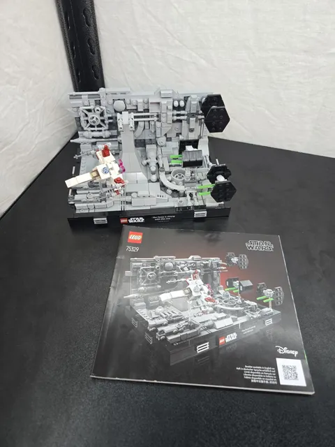 LEGO Star Wars 75329 Death Star Trench Run Diorama w/ Instructions