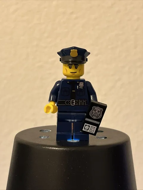 Policeman - LEGO Collectible Minifigure - Series 9 - #71000 - Complete
