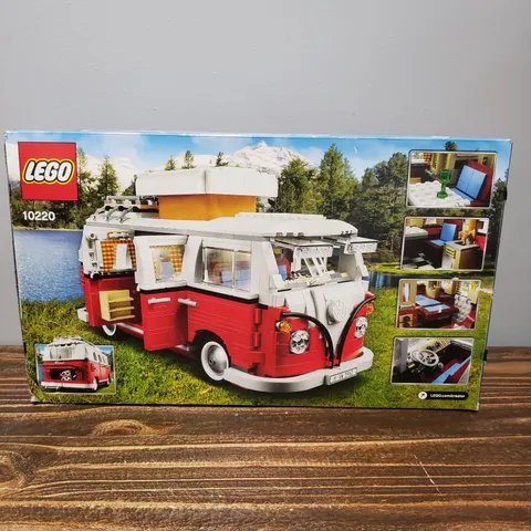 LEGO 10220 Volkswagen T1 Camper Van Expert Creator Set 95% Complete w/ Box