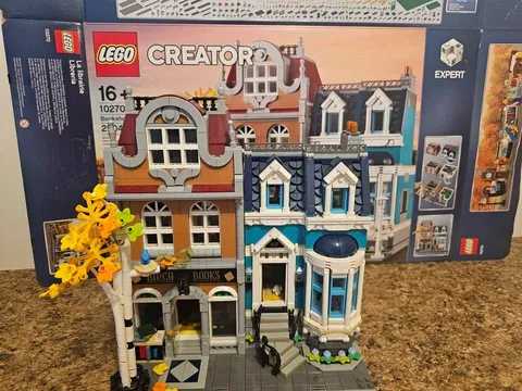 LEGO Creator Expert Bookshop 10270 CITY - no minifigures /w Box & Manual