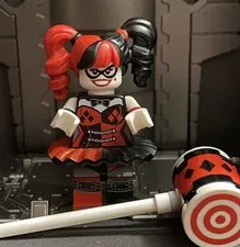 LEGO Harley Quinn Hammer Tutu Minifig Fantastic Condition LEGO Batman Movie70916