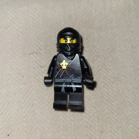 LEGO® Ninjago Cole Minifigure The Golden Weapons Black Ninja 2112 2516 2263