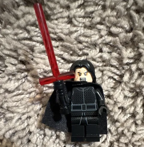 LEGO Star Wars Kylo Ren Minifigure w/ Red Lightsaber & Cape Plastic Figure