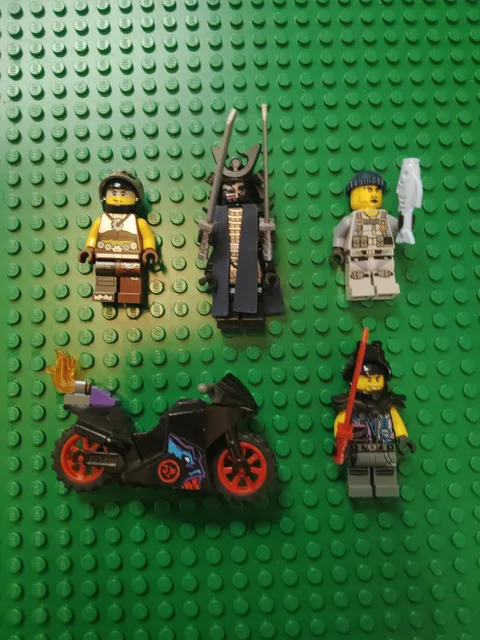 Lego Ninjago Minifigures Lot (4) W/Katana V11 Motorcycle