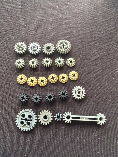 Lego Lot 24 Assorted Technic Gears
