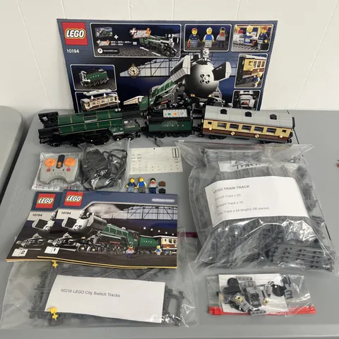 LEGO 10194 Emerald Night Train Set + ALL POWER FUNCTIONS & EXTRA TRACK ! *WORKS*