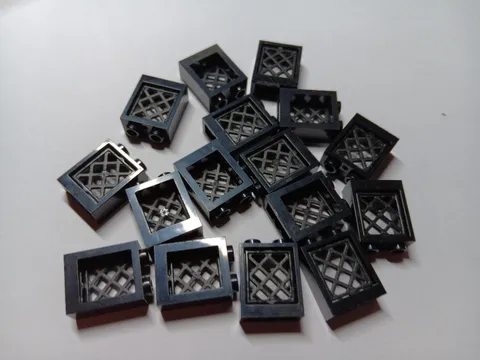 LEGO BULK LOT 16 BLACK WINDOW BLACK LATTICE PANE 1X2X2 FLAT FRONT #60592
