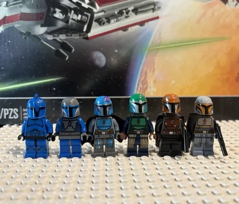 LEGO Star Wars Mandalorian Minifigure Lot of 6 w/ weapons, capes, and jetpacks
