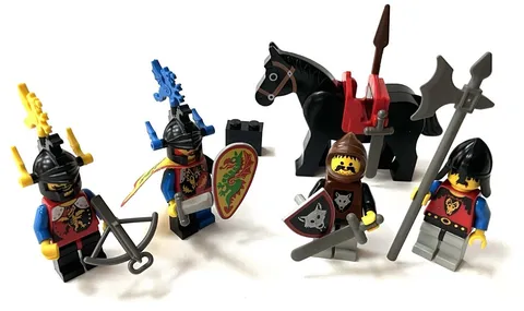 LEGO Castle 6105 Dark Forest Minifigures Lot w/ Horse, Weapons & Shields