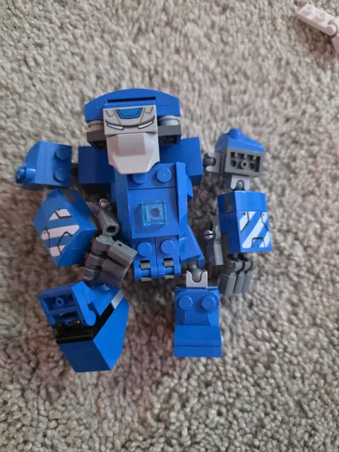 LEGO Marvel Avengers Iron Man Mark 38 Igor Mech Suit Hall of Armor 76125