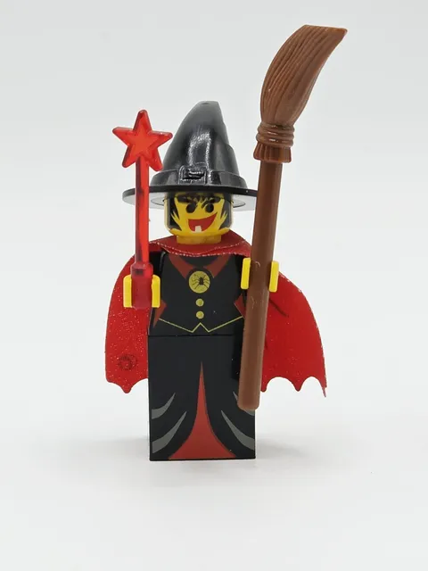 Lego Castle Fright Knights Witch Minifig. w/ cape/broom, Wand & Hat Vtg. 1997