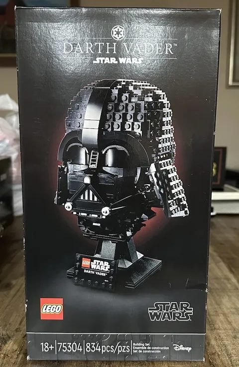 LEGO Star Wars Darth Vader Helmet Collection 75304 834pcs 18+ w/Stand