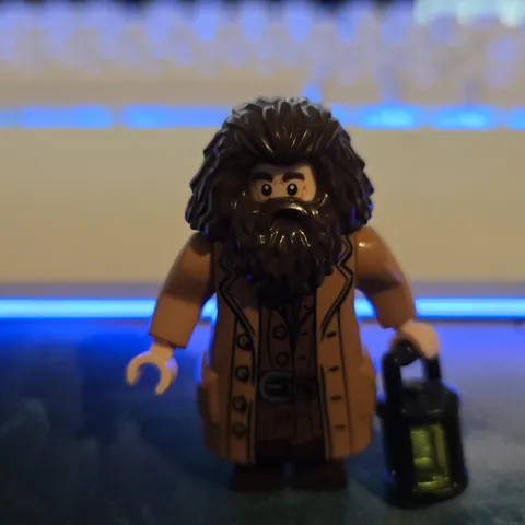 LEGO Harry Potter Minifigure - Rubeus Hagrid Medium Nougat Topcoat Latern