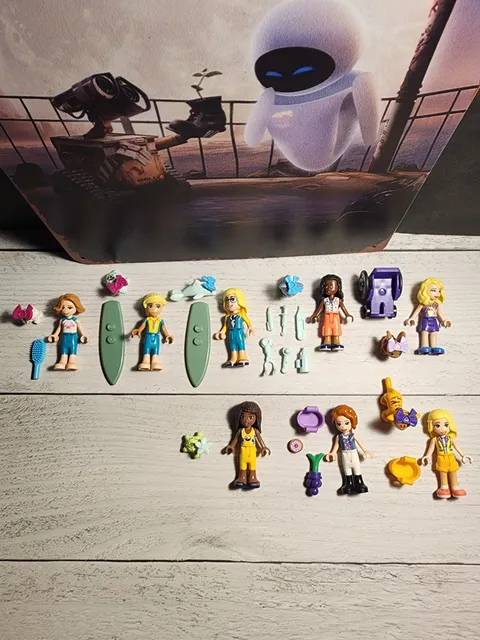 LEGO Friends Mixed Lot Of 8 Minifigures With Accessories Custom Built Lot # 1