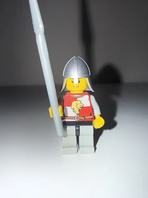 Lego Kingdoms - Lion Knight Quarters Minifigure cas501
