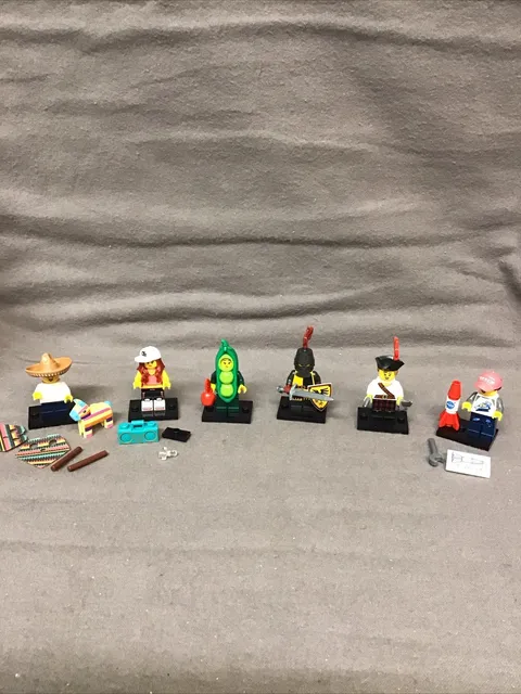 LEGO Series 20 Minifigure Lot Of 12 71027 With Carrying Case