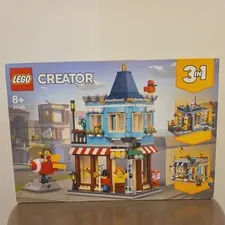 LEGO CREATOR Townhouse Toy Store (31105)