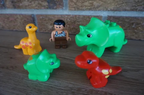 Lego Duplo Vtg Dinosaur Figure Set Lot Cave Man T-Rex Brontosaurus Triceratops