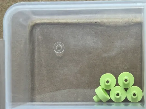 LEGO Parts - Yellowish Green Tile, Round 1 x 1 Bar Pin Hole - No 20482 - QTY 5
