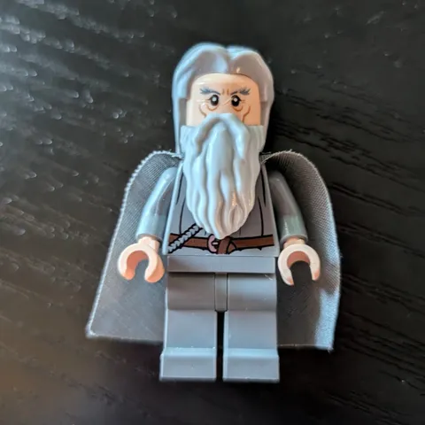 LEGO Minifigure Gandalf the Grey - Hair, Starched Fabric Cape Item No: lor073