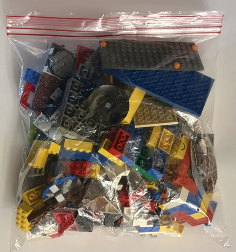 Lego Lot 1 Gallon Bag of Mixed Legos - L-1