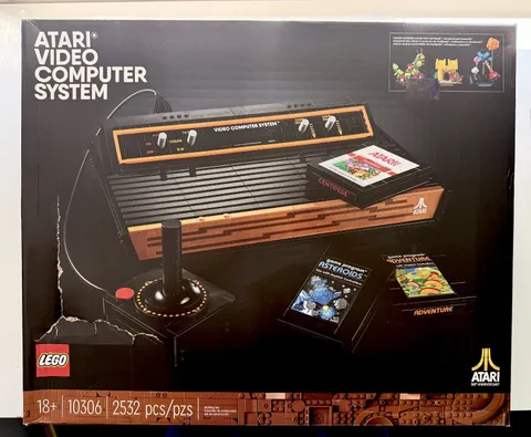 LEGO Icons: Atari 2600 (10306) - New in box (please see picture for box damage)