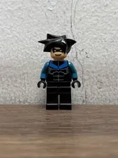 LEGO DC Batman I Nightwing Blue Chest Symbol Minifigure bat015 7785 2006 2008
