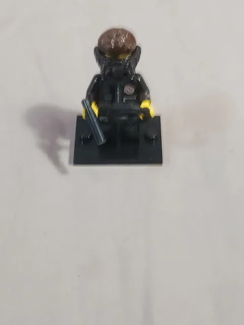 Lego Collectible Minifigure Series 16, Set # 71013 - Spy