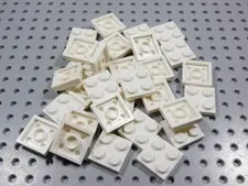 LEGO Lot of 30 White 2x2 Plates BC