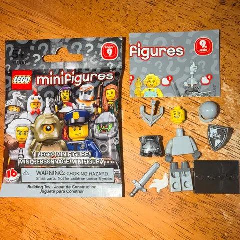 Lego 71000 CMF Series 9 - HEROIC KNIGHT Minifigure #4 NEW in OPEN BAG