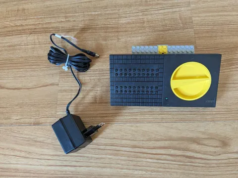 Lego Train 9V - 70928 Power Adapter 120V EUROPEAN SAN TAI and Controller