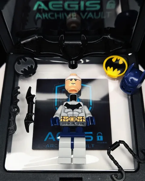 LEGO Batman Minifigure Bat022 Pristine Brand New Never Assembled