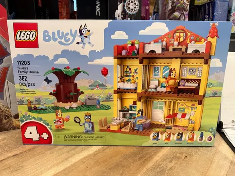 LEGO Bluey - Bluey's Family House - #11203 FACTORY SEALED