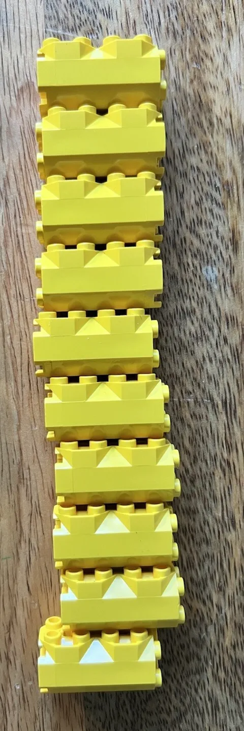 Lot Of 10 LEGO Yellow Brick Modified Octagonal 2 x 2 x 3 1/3 6195 6199 #6037